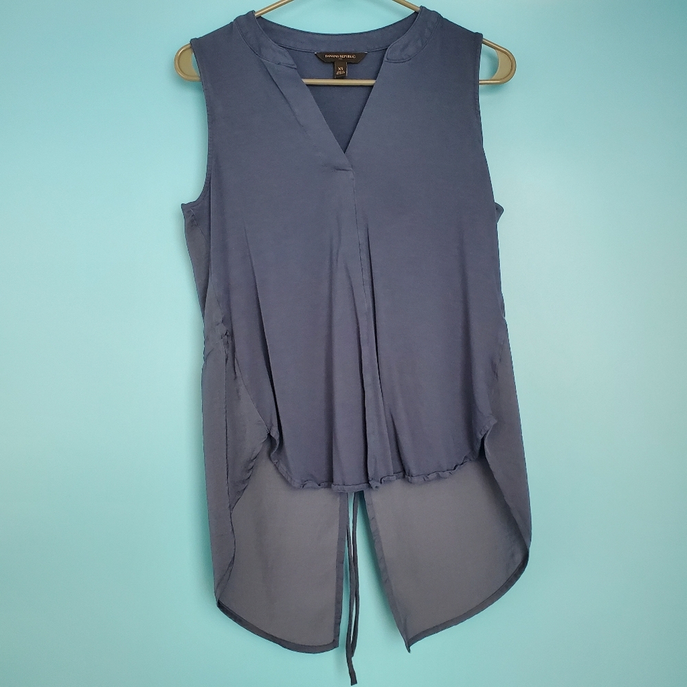 Banana Republic Sleeveless Blouse Size XS Blue
